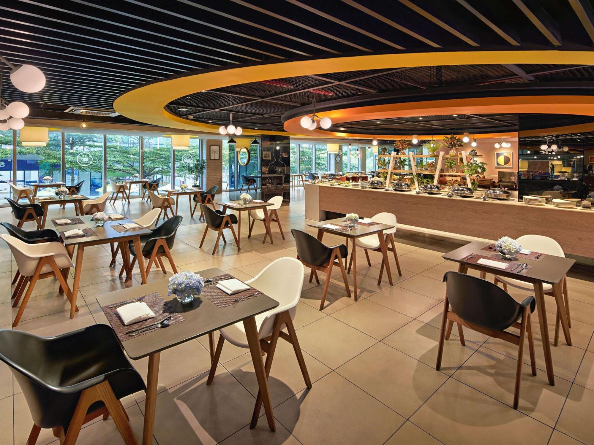Novotel Living Saigon South Ho-Chi-Minh-Stadt Exterior foto