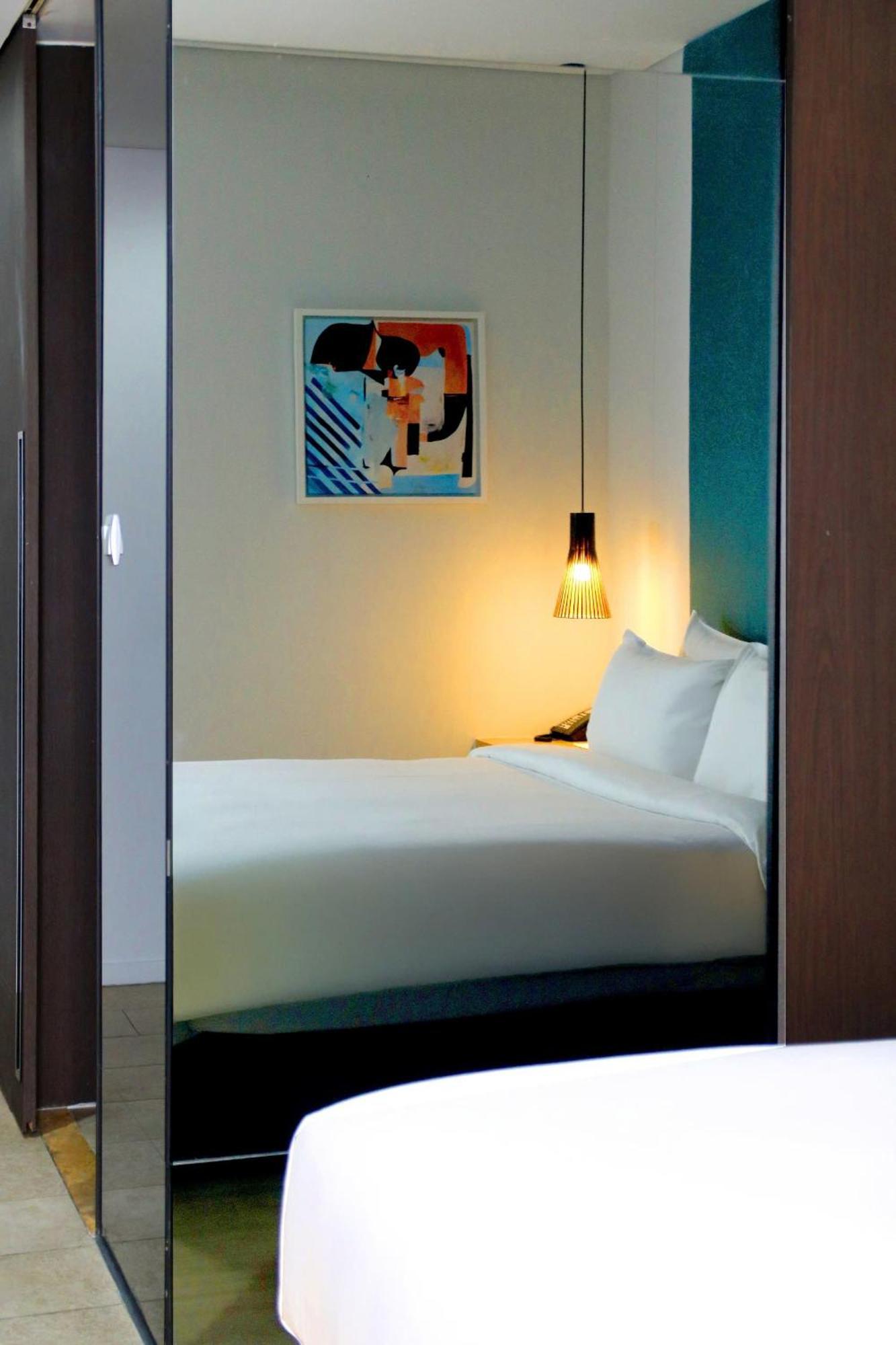 Novotel Living Saigon South Ho-Chi-Minh-Stadt Exterior foto