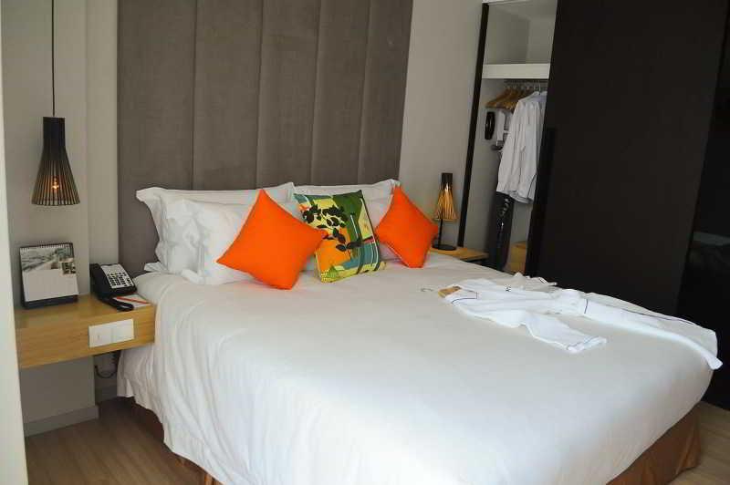 Novotel Living Saigon South Ho-Chi-Minh-Stadt Exterior foto